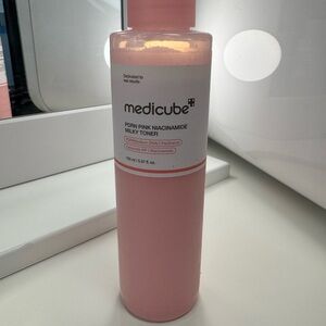 Medicube Porin Pink Niacinamide Toner